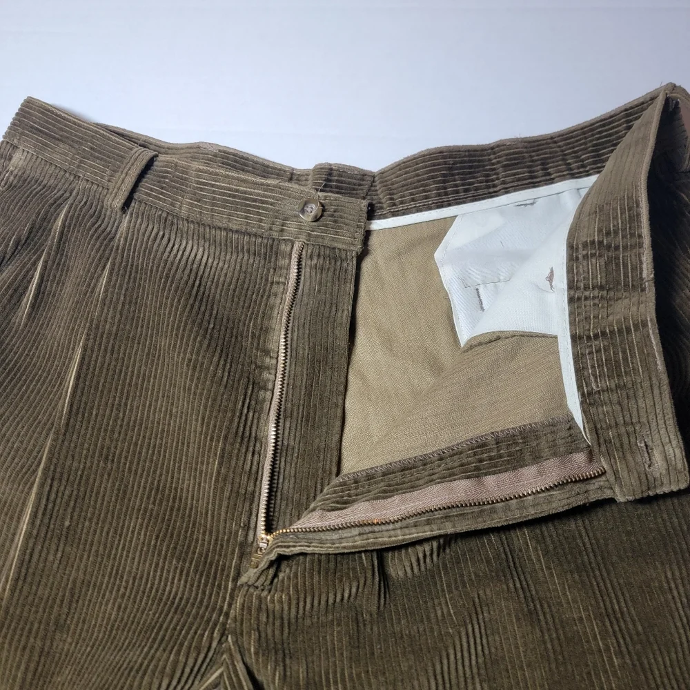 Haggar Corduroy Pleated Straight Leg Pants Mens Size 38‎ (38x30) Brown